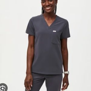 Figs Women’s Catarina Top- Charcoal